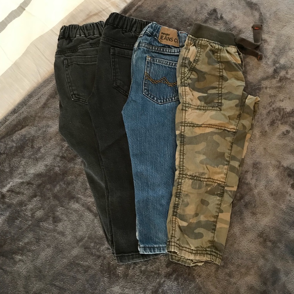Boys 2T (2) & 3T (2) jeans.